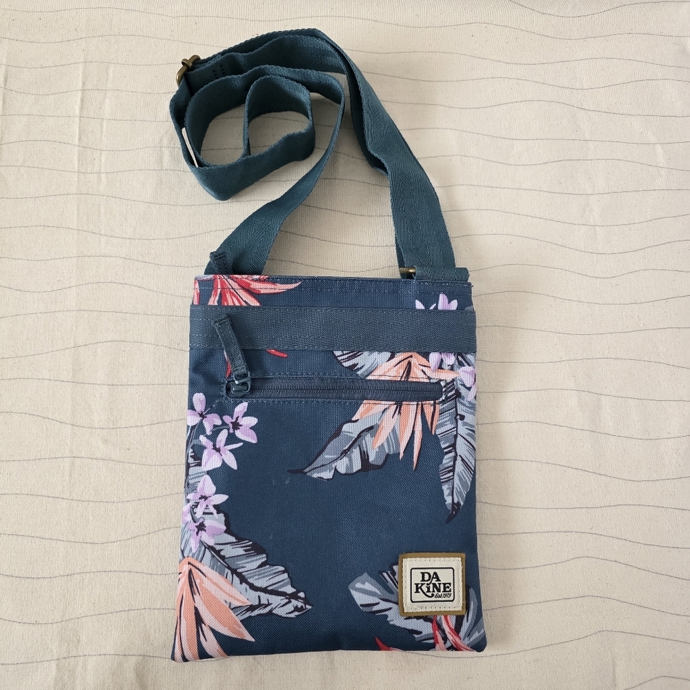 Dakine Womens Dark Teal Floral Print Cross Body Shoulder Bag Purse